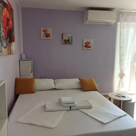 Lukas Galileo Blizu Centra I Plaze ماكارسكا