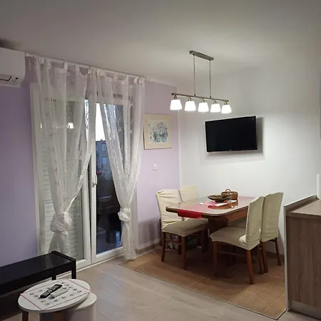 Lukas Galileo Blizu Centra I Plaze